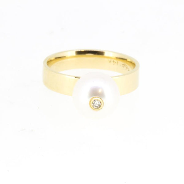 Large Pearl Diamond Ring