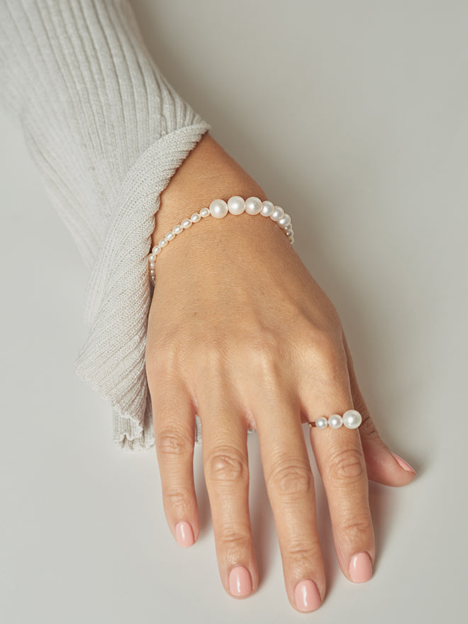 Gradual Pearl Bracelet