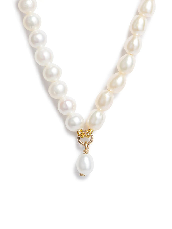 Contrast Petite Pearl Necklace