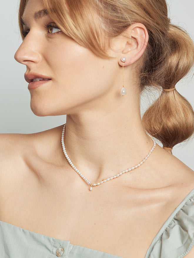 Contrast Petite Pearl Necklace