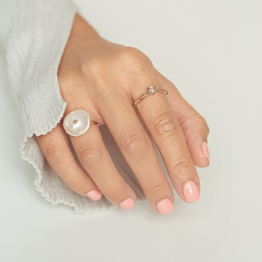 Petal Pearl Gold Dot Ring