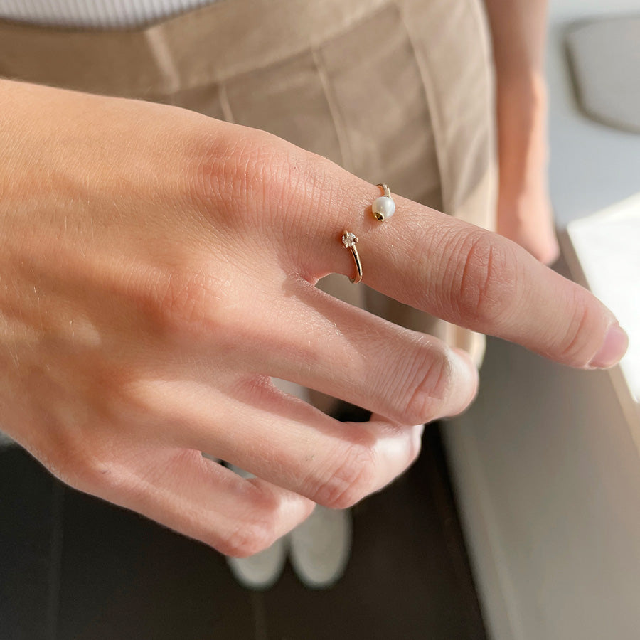 Diamond Pearl V Ring