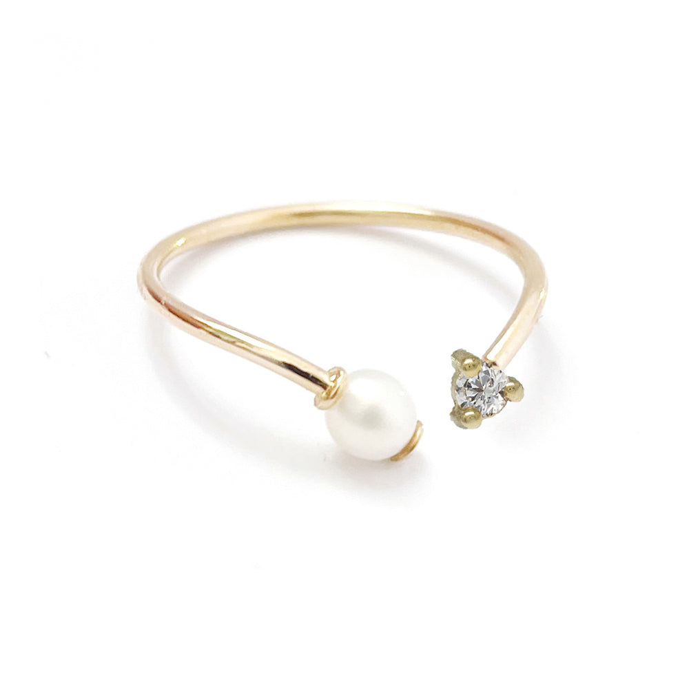 Diamond Pearl V Ring