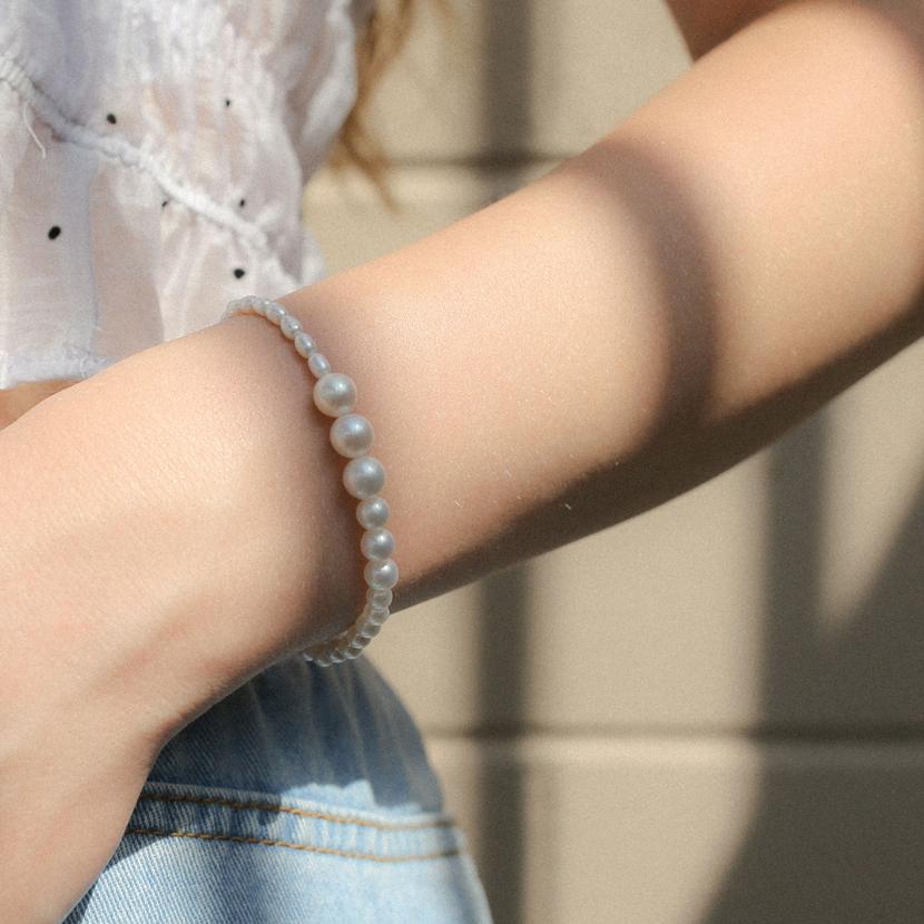 Gradual Pearl Bracelet