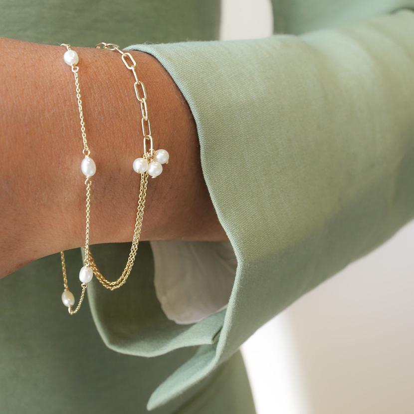 Petite Oval Pearl Chain Bracelet