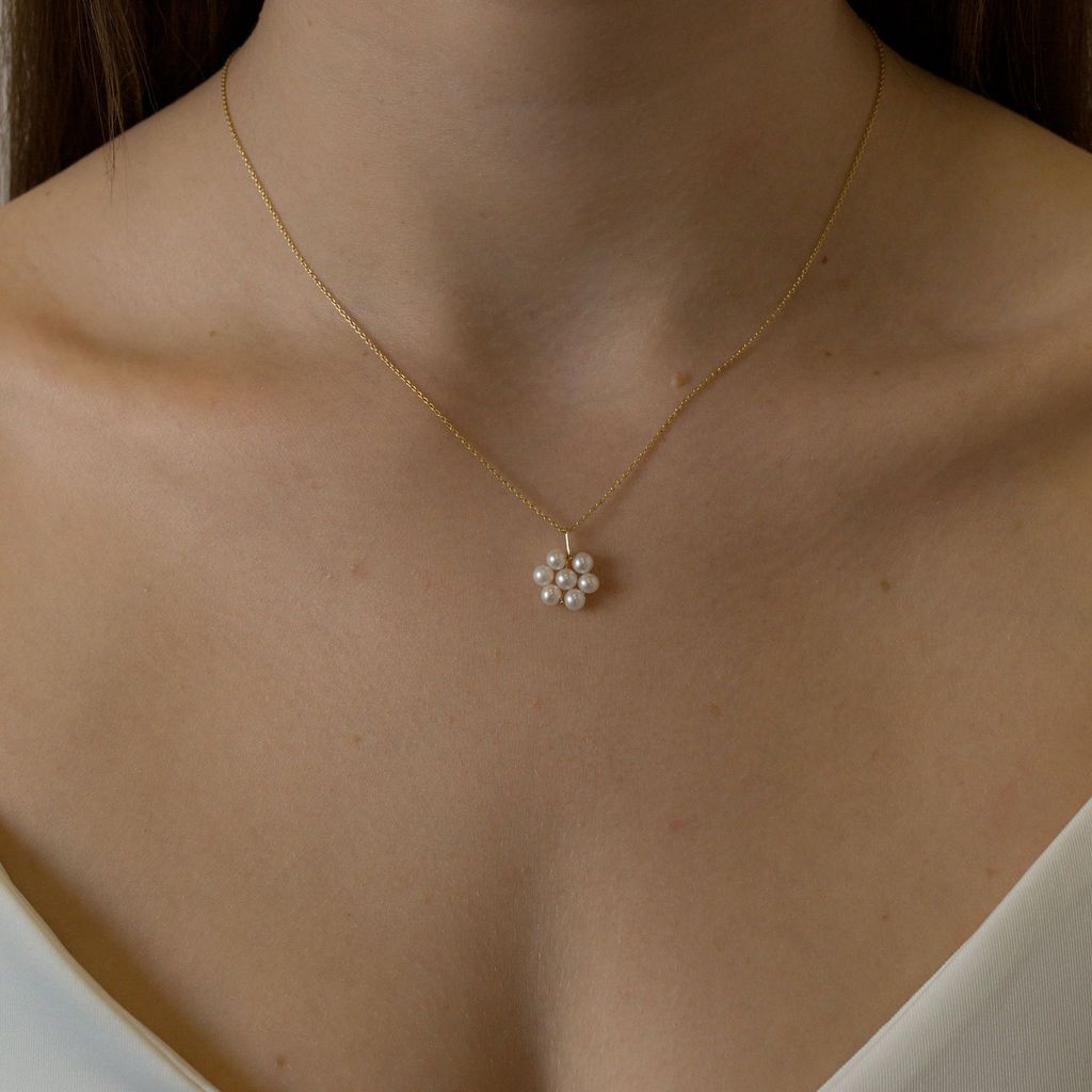 Pearl Flower Pendant Necklace